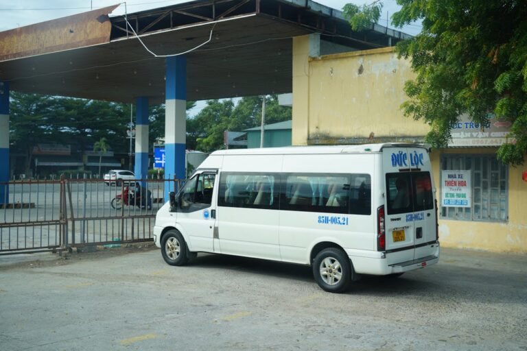 Minibus 9 places Super U