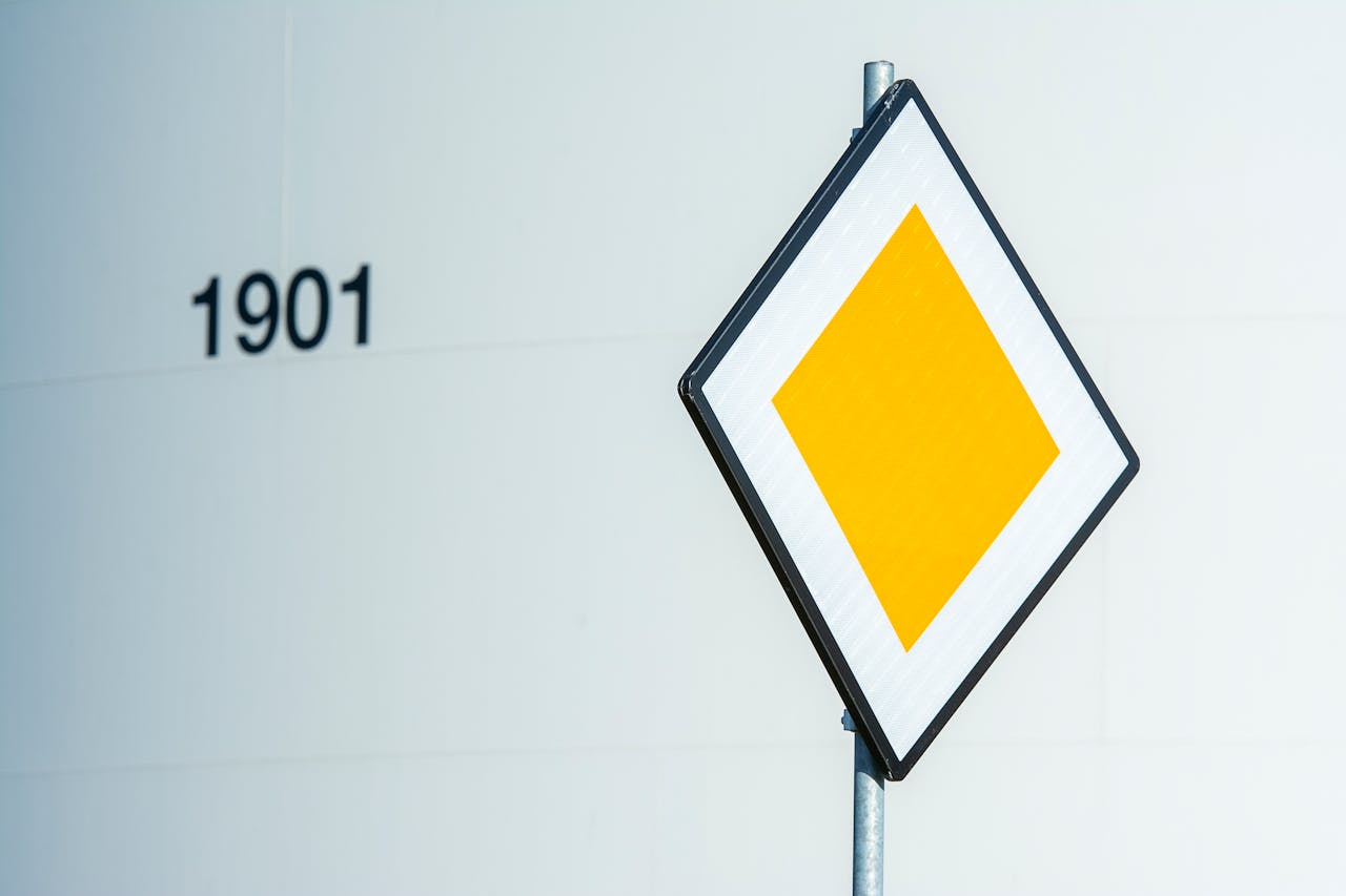 Panneaux losange jaune