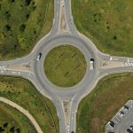 Clignotant dans un rond-point