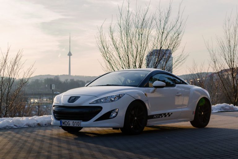 Peugeot 208 blanche d’occasion